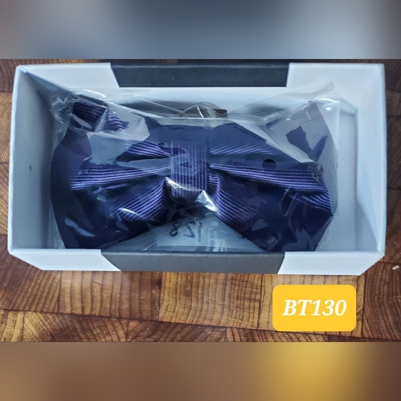 Pre-Tied Bow Ties by Stacy Adams - (BT - 128 - 131) - Picture 3 of 4